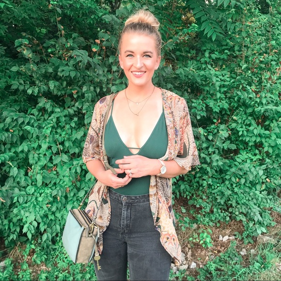 Meet your Posher, Laura - Picture 2 of 4